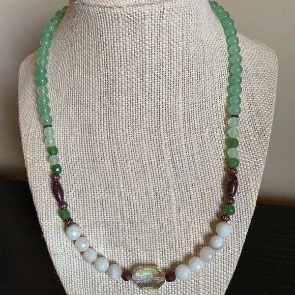 Beautiful Gemstone Light Green Necklace. NEW. 19” + 4” extender. Handmade - Picture 4 of 14